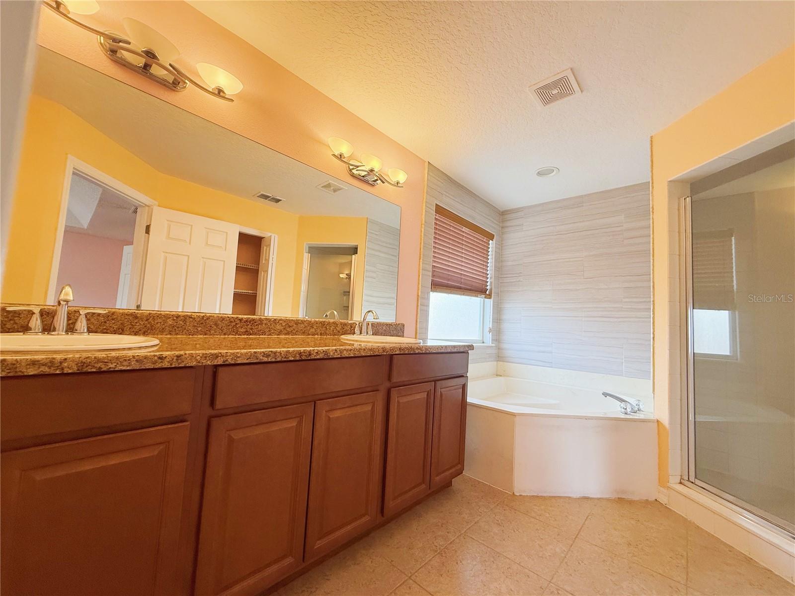 PARKSTONE UNIT 4 - Residential