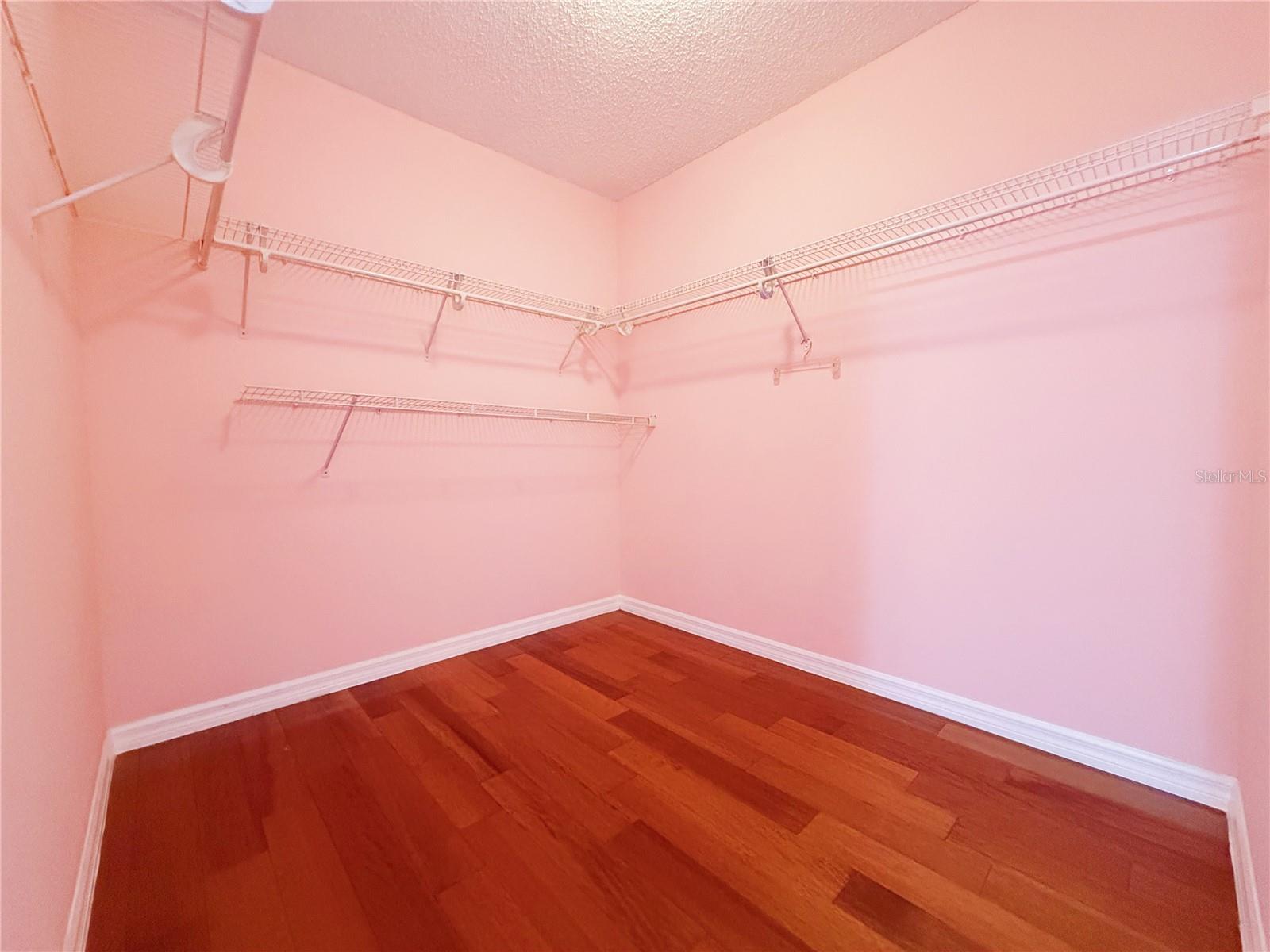 PARKSTONE UNIT 4 - Residential