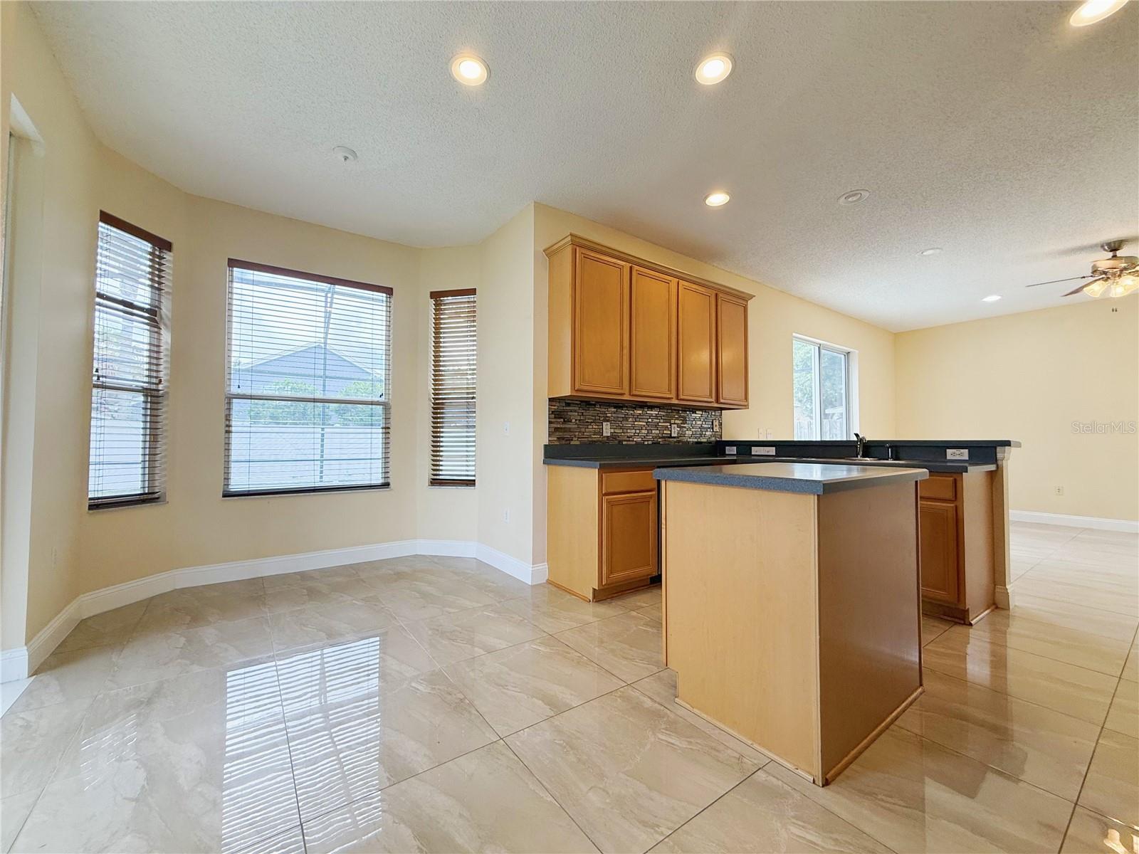 PARKSTONE UNIT 4 - Residential