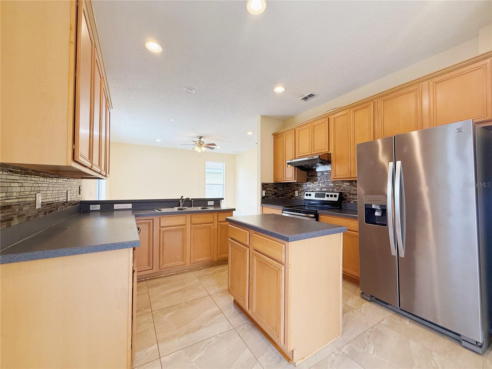 PARKSTONE UNIT 4 - Residential