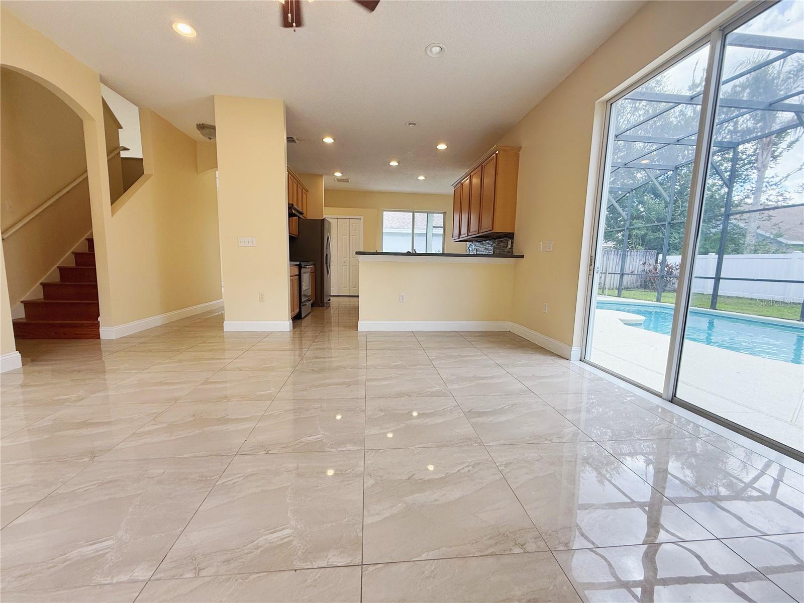 PARKSTONE UNIT 4 - Residential