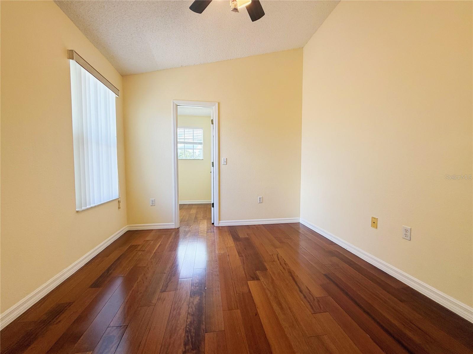 PARKSTONE UNIT 4 - Residential