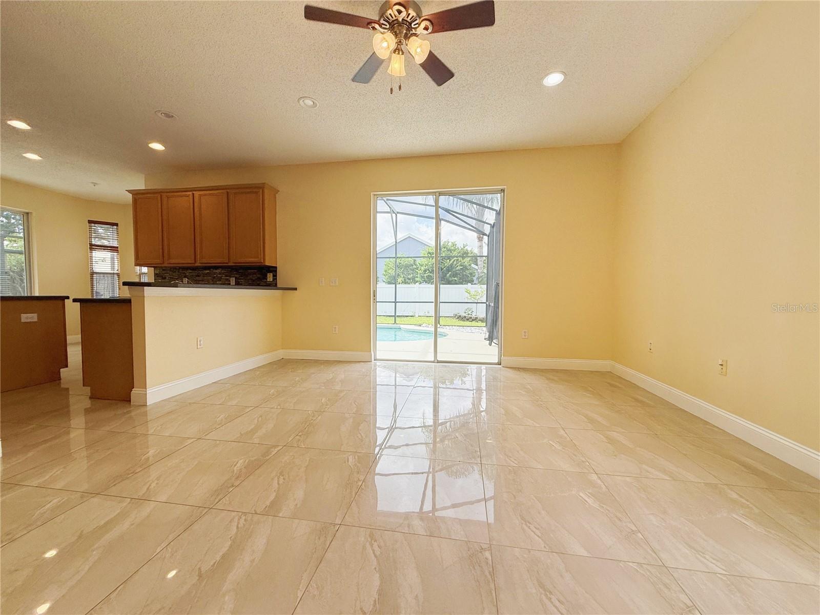 PARKSTONE UNIT 4 - Residential
