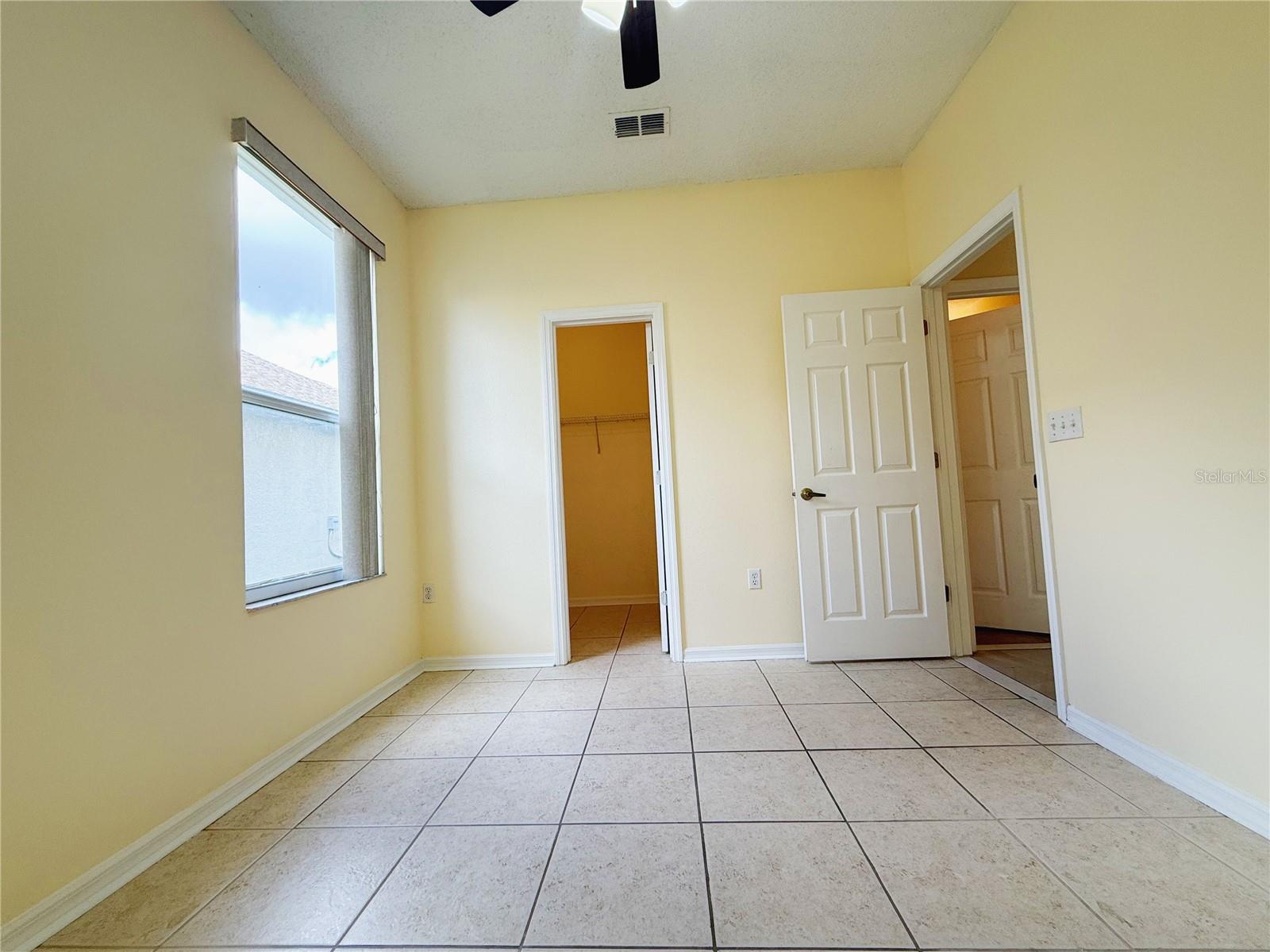 PARKSTONE UNIT 4 - Residential