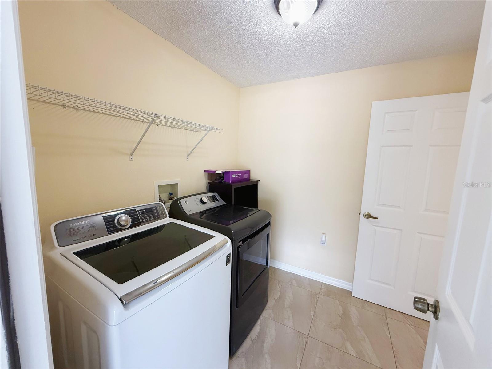 PARKSTONE UNIT 4 - Residential