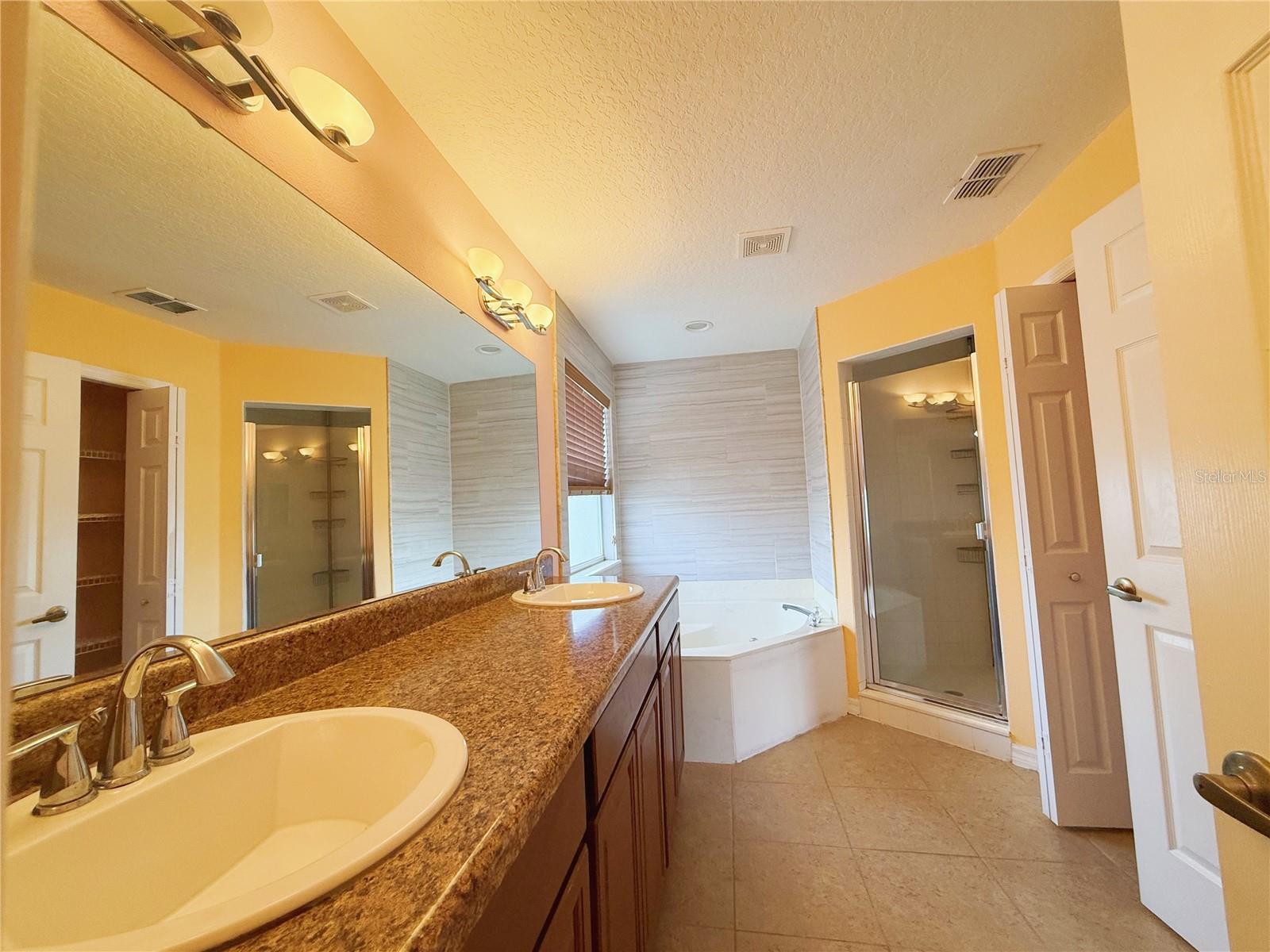 PARKSTONE UNIT 4 - Residential