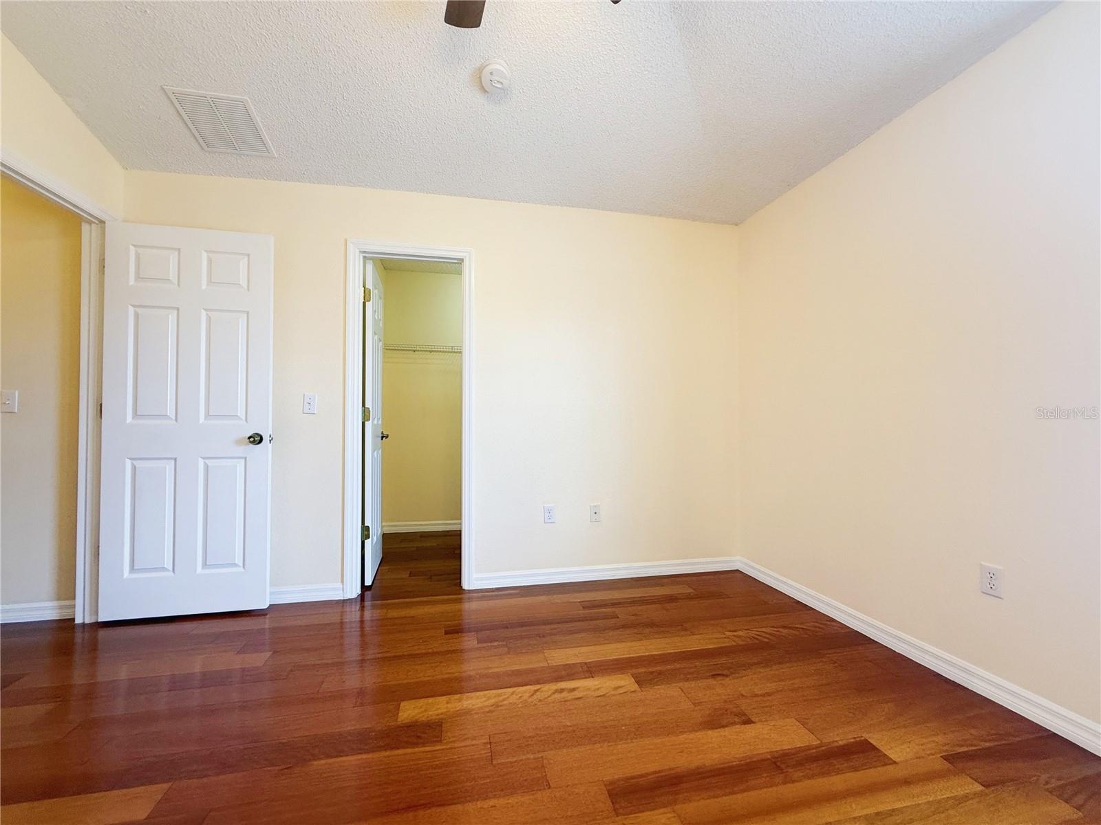 PARKSTONE UNIT 4 - Residential