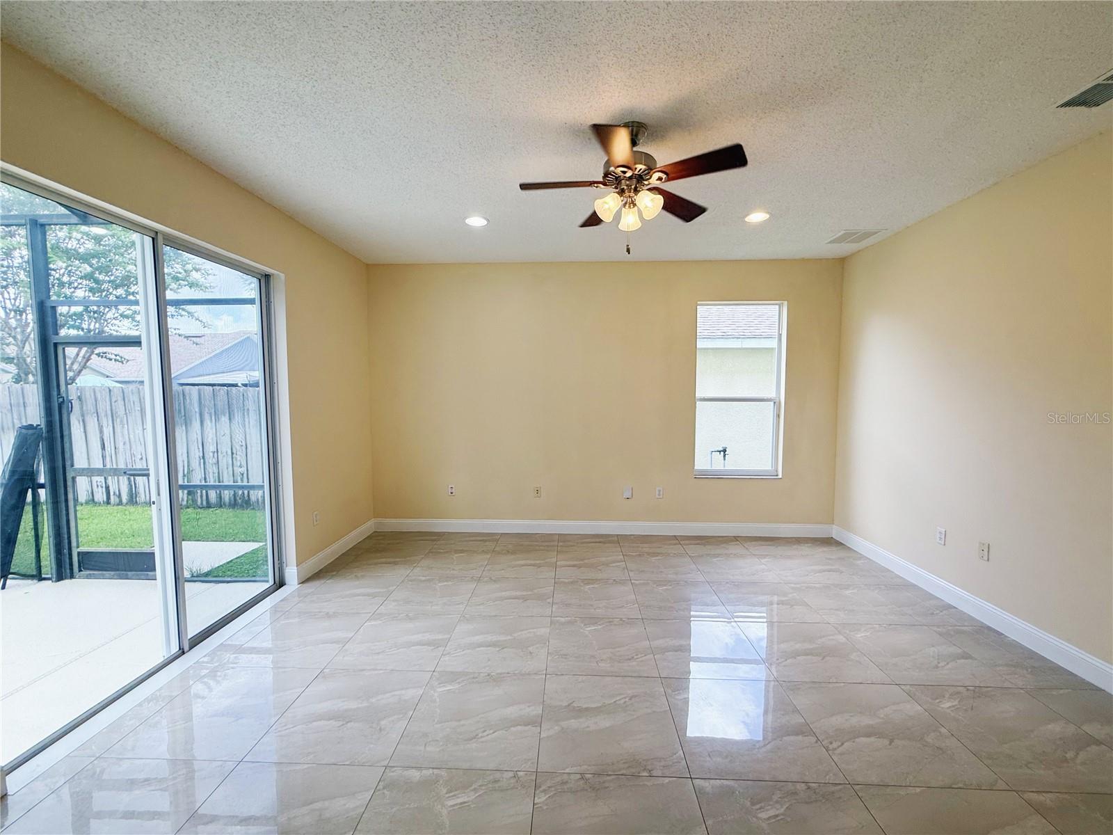 PARKSTONE UNIT 4 - Residential