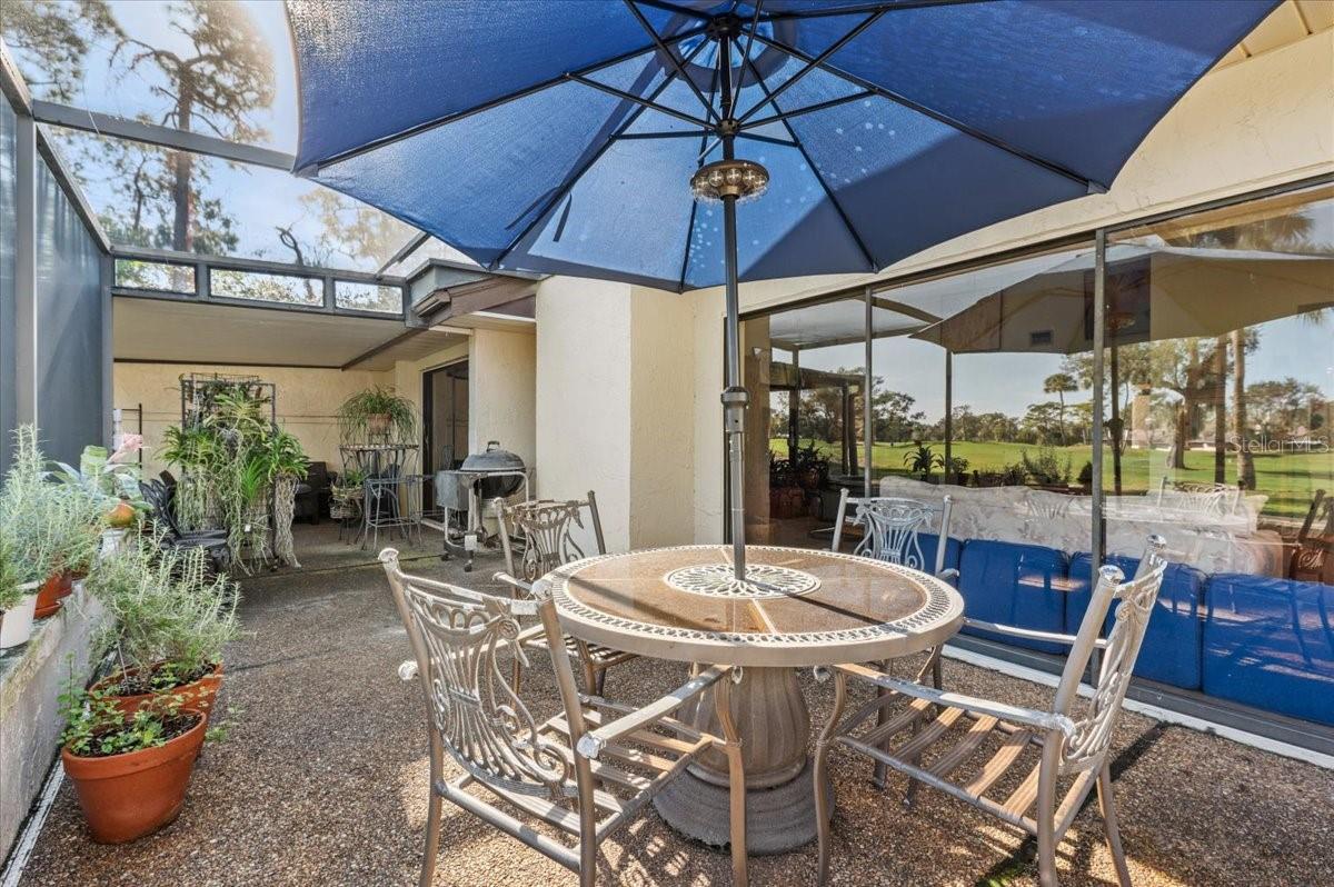 FAIRWAYS TWNHS & VILLAS - Residential