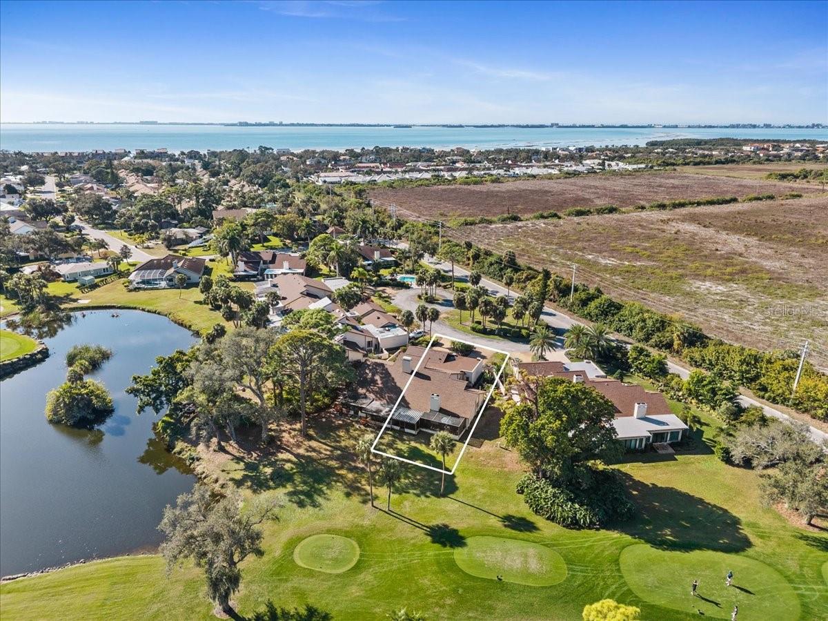 FAIRWAYS TWNHS & VILLAS - Residential