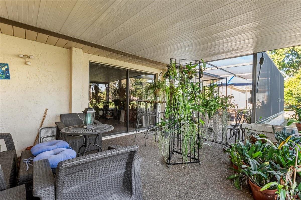 FAIRWAYS TWNHS & VILLAS - Residential