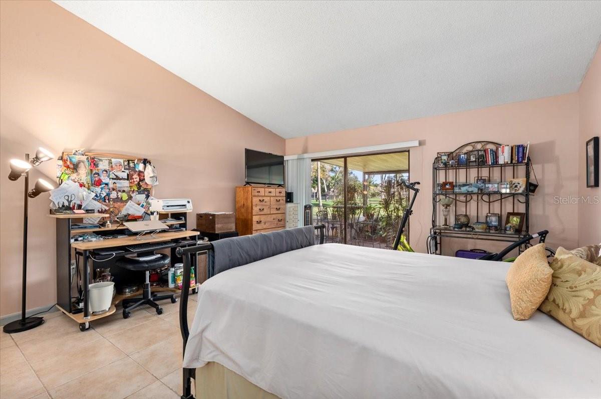 FAIRWAYS TWNHS & VILLAS - Residential