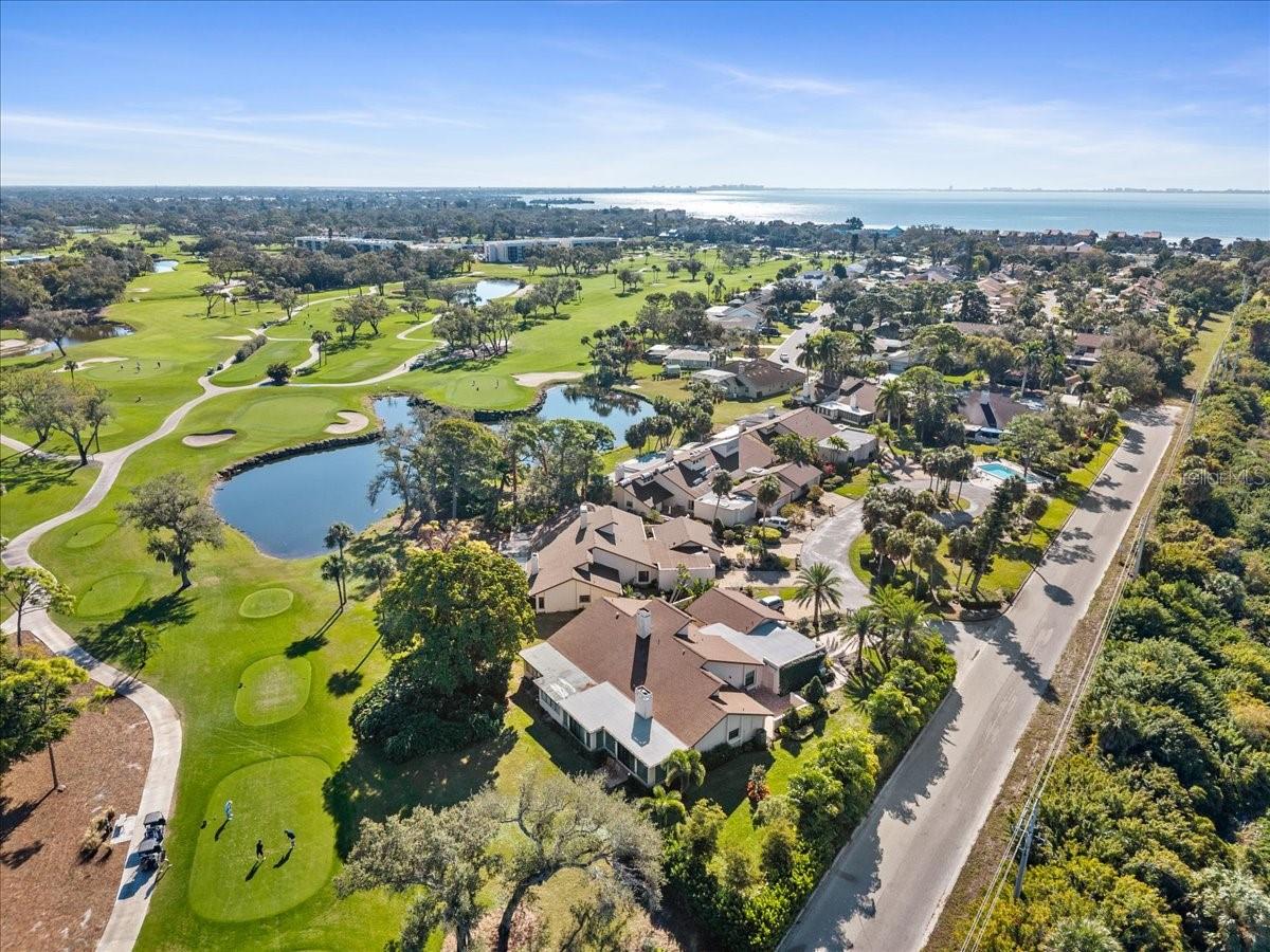 FAIRWAYS TWNHS & VILLAS - Residential