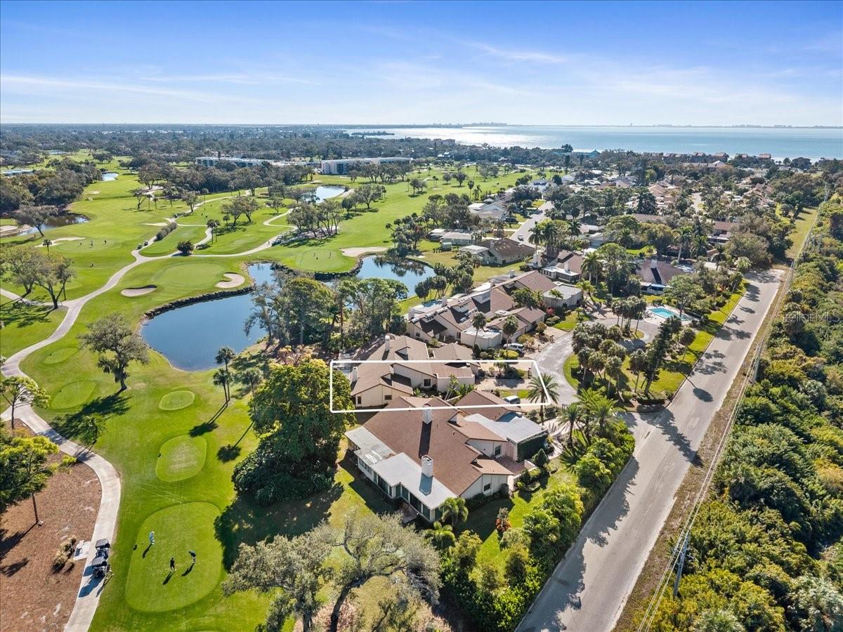 FAIRWAYS TWNHS & VILLAS - Residential