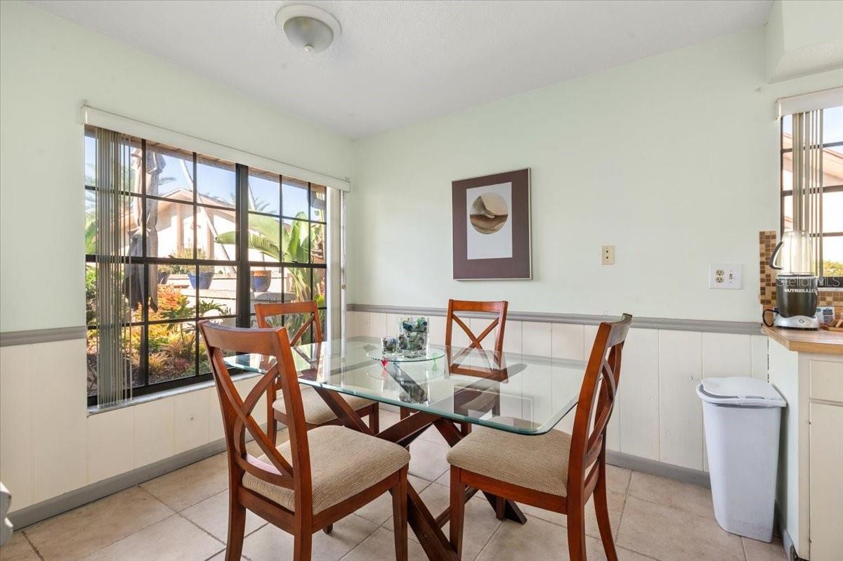 FAIRWAYS TWNHS & VILLAS - Residential