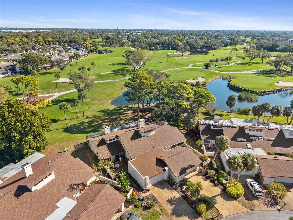 FAIRWAYS TWNHS & VILLAS - Residential