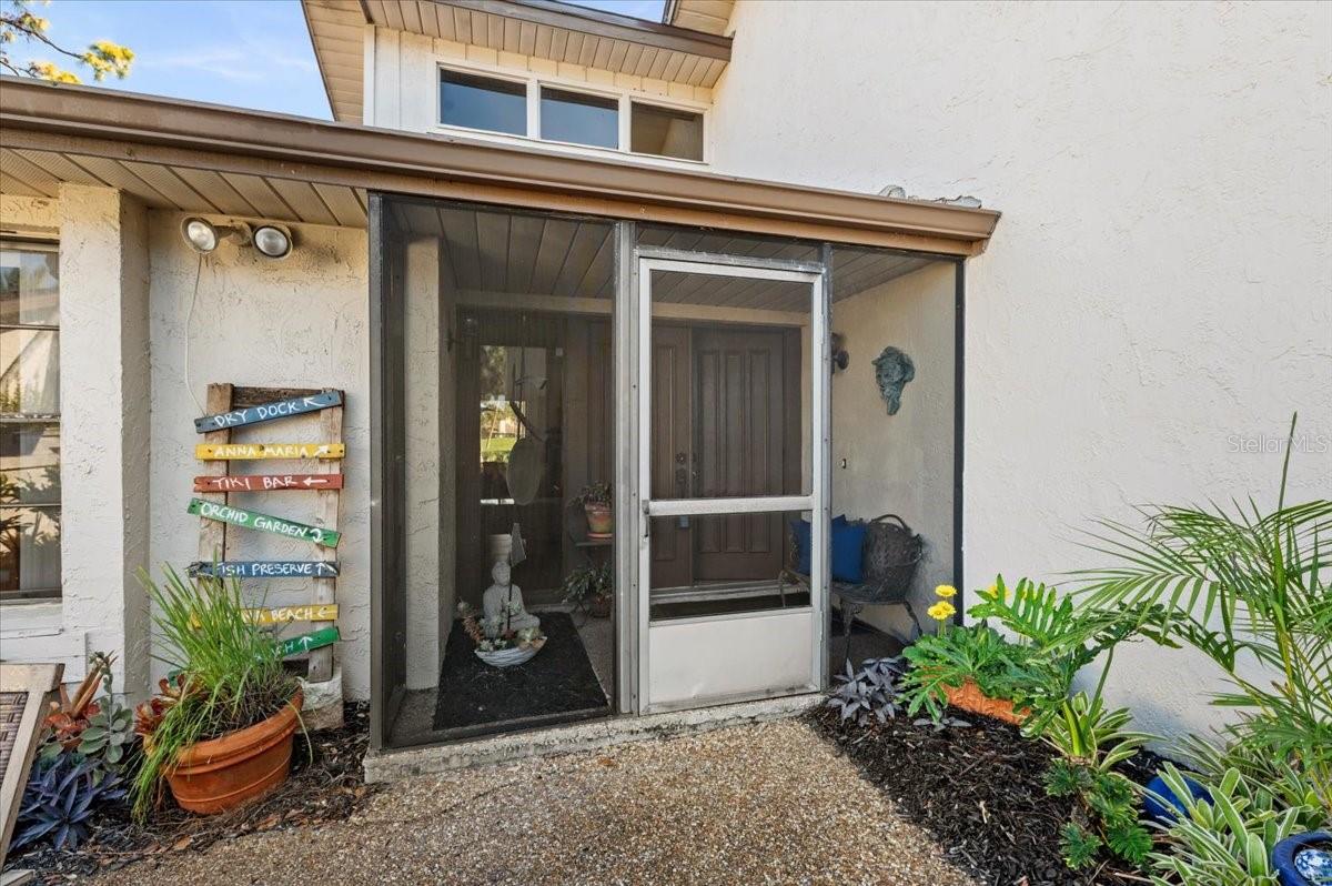 FAIRWAYS TWNHS & VILLAS - Residential