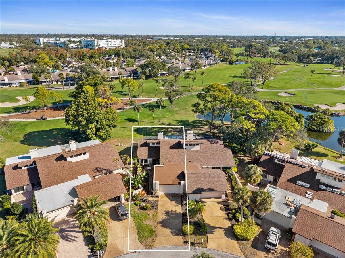 FAIRWAYS TWNHS & VILLAS - Residential