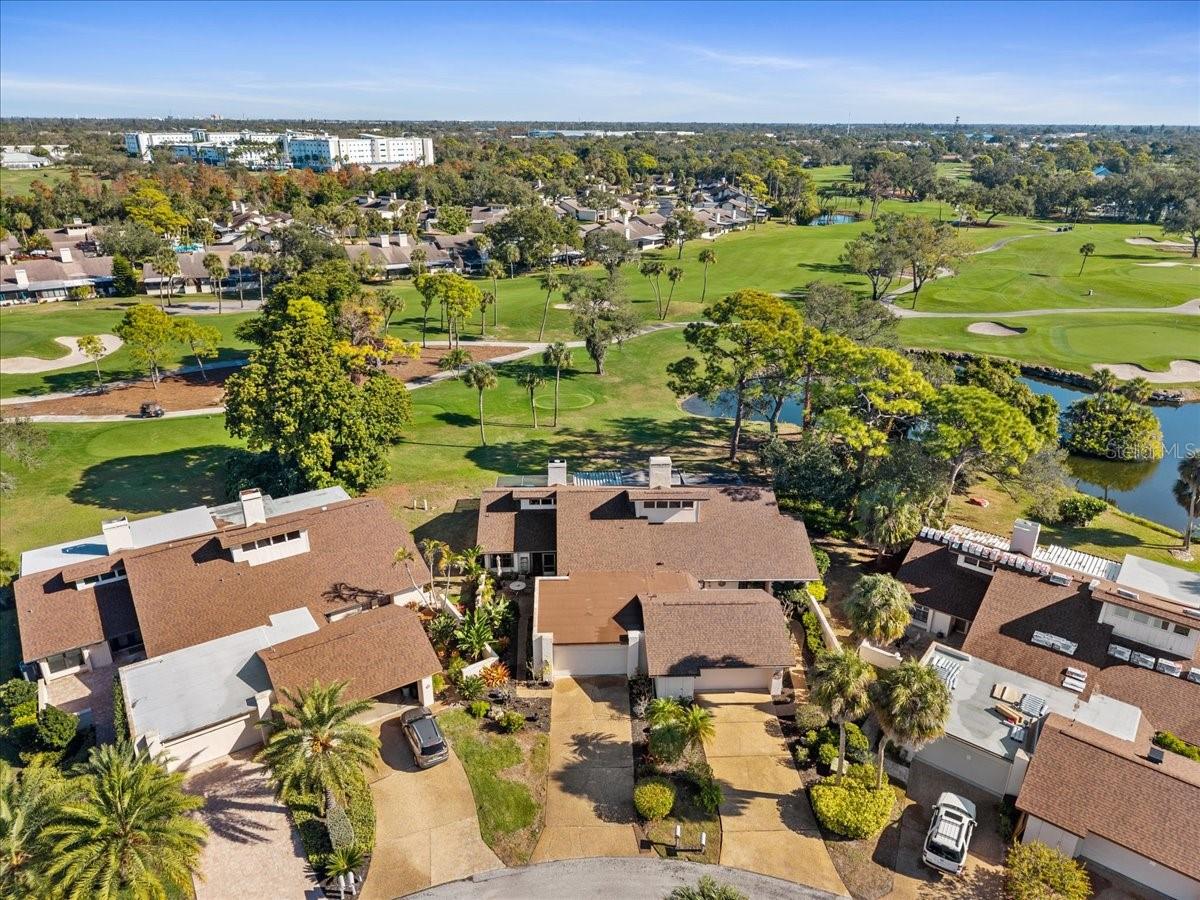 FAIRWAYS TWNHS & VILLAS - Residential