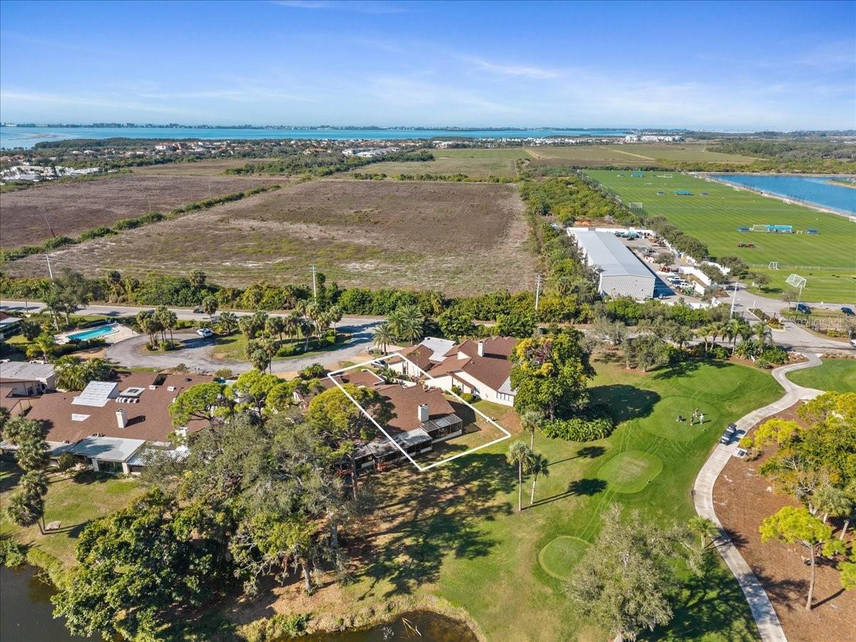 FAIRWAYS TWNHS & VILLAS - Residential