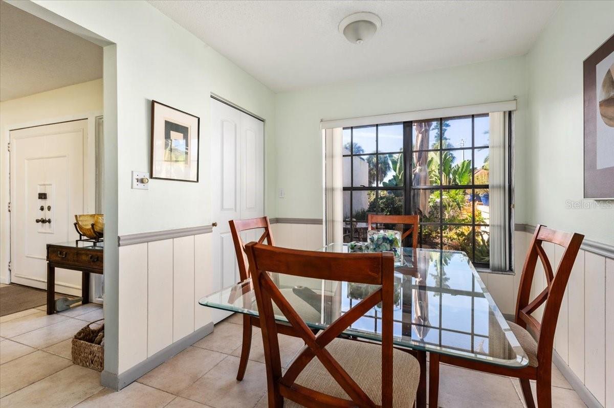 FAIRWAYS TWNHS & VILLAS - Residential