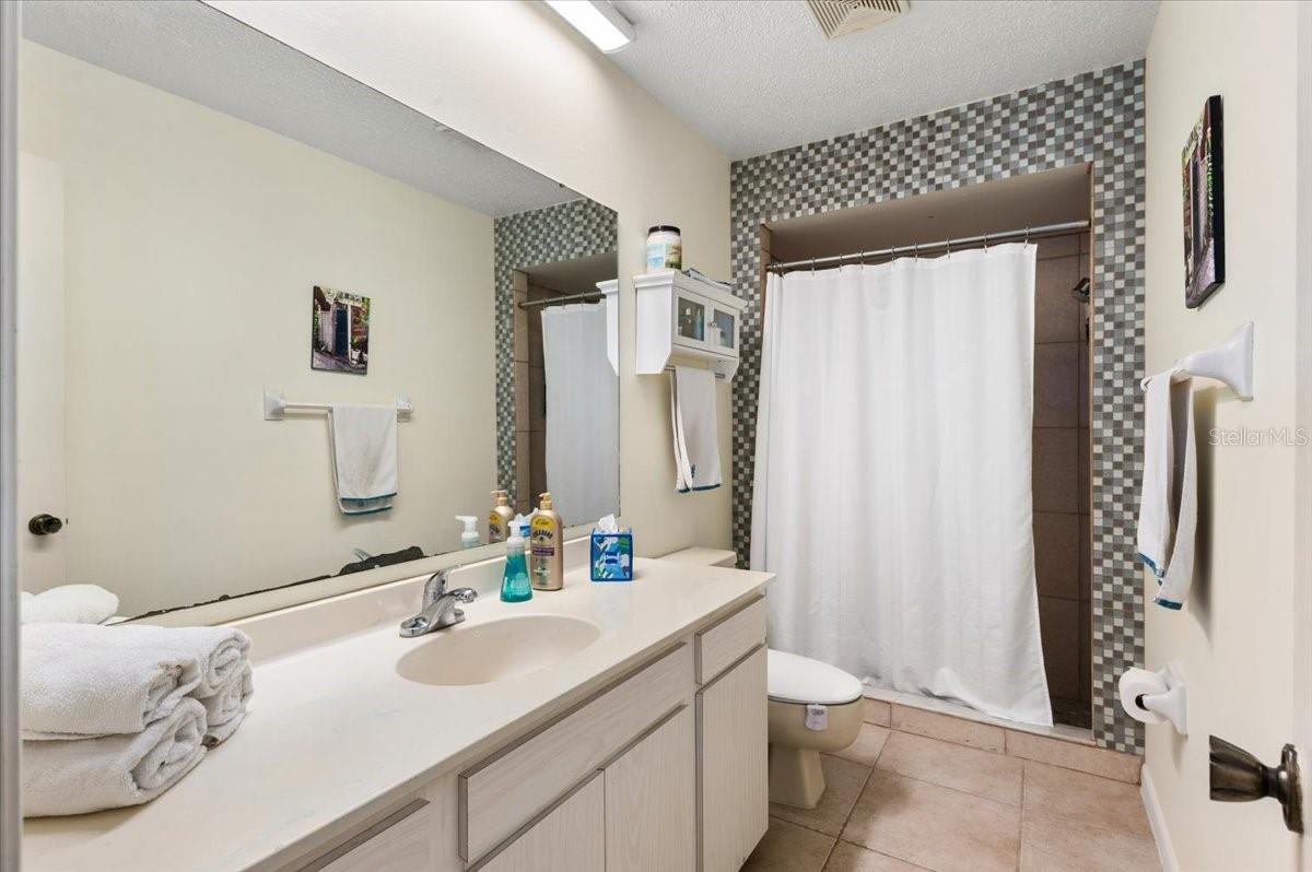 FAIRWAYS TWNHS & VILLAS - Residential