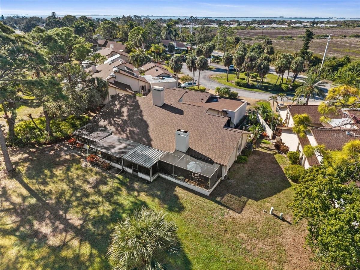 FAIRWAYS TWNHS & VILLAS - Residential