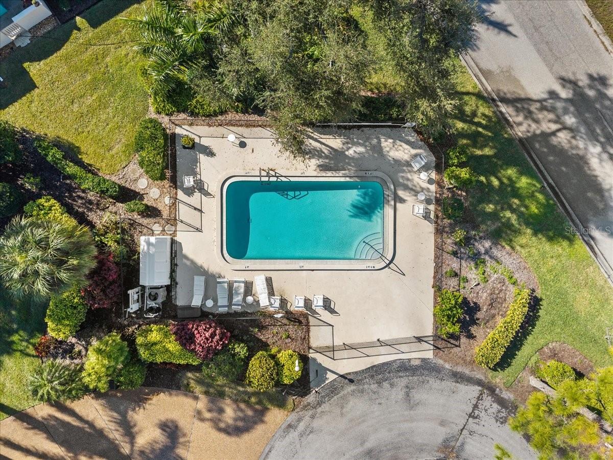 FAIRWAYS TWNHS & VILLAS - Residential