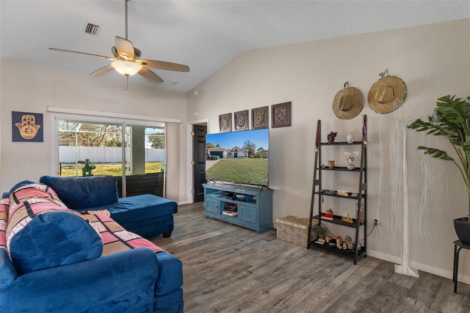 SPRING HILL - Residential