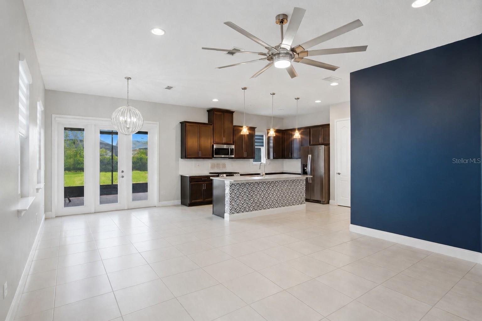 5027 E FOUNTAINWOOD DRIVE