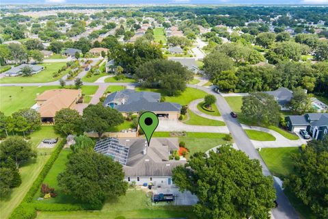 A home in AUBURNDALE