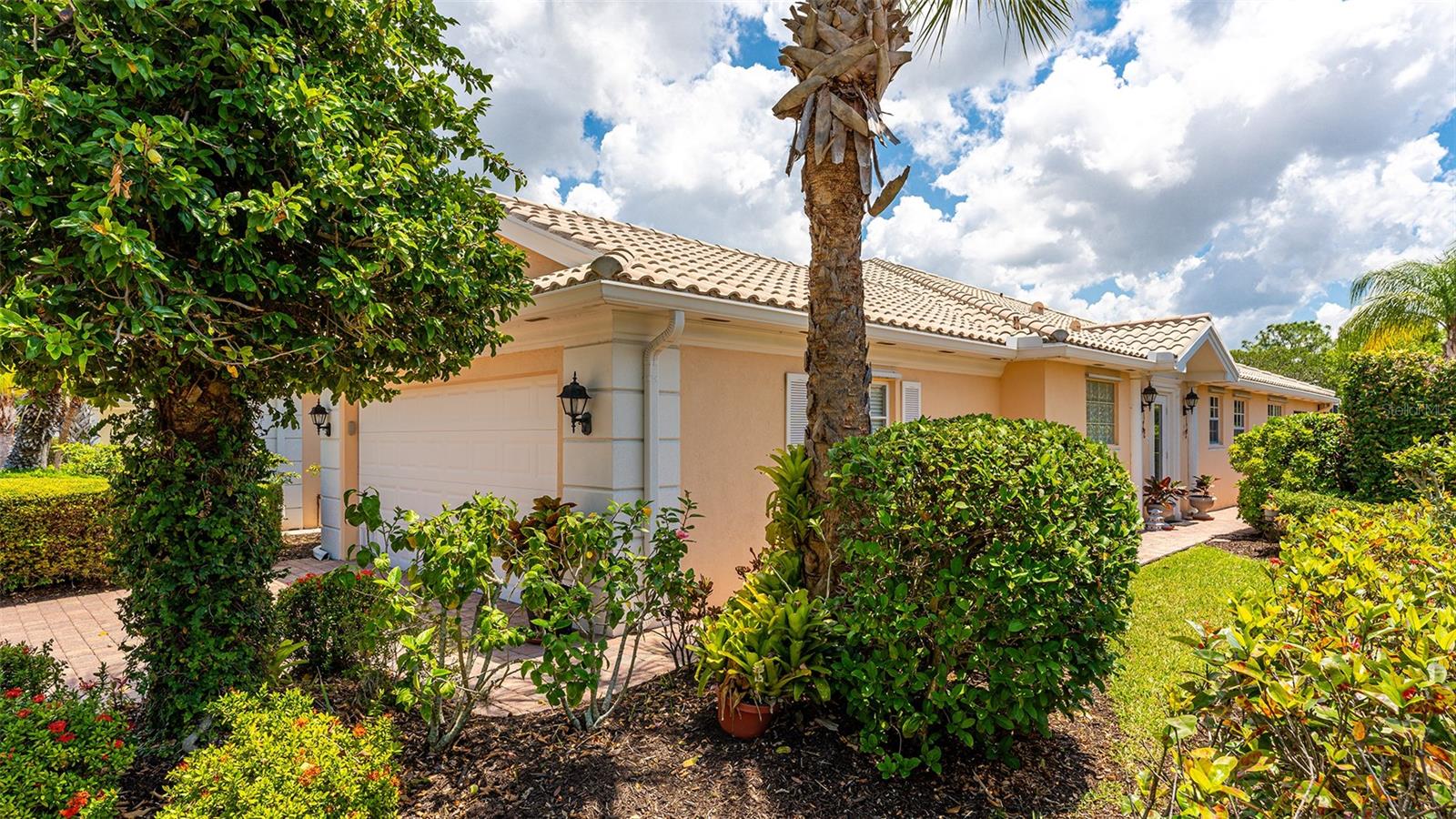 VILLAGEWALK - Residential