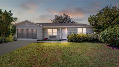 A home in LAKE WALES