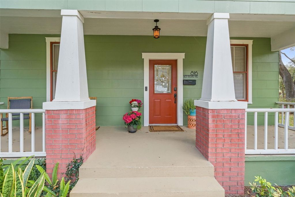 Photo of 816 W Idlewild Avenue, Tampa, FL 33604 (MLS # TB8483654)