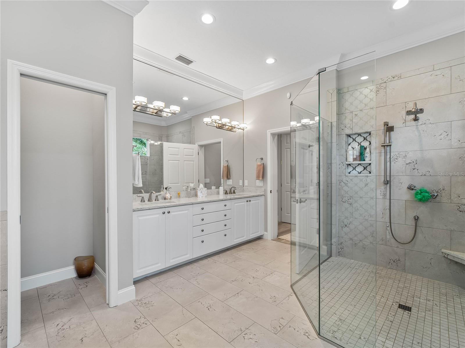 KENWOOD PARK - Residential