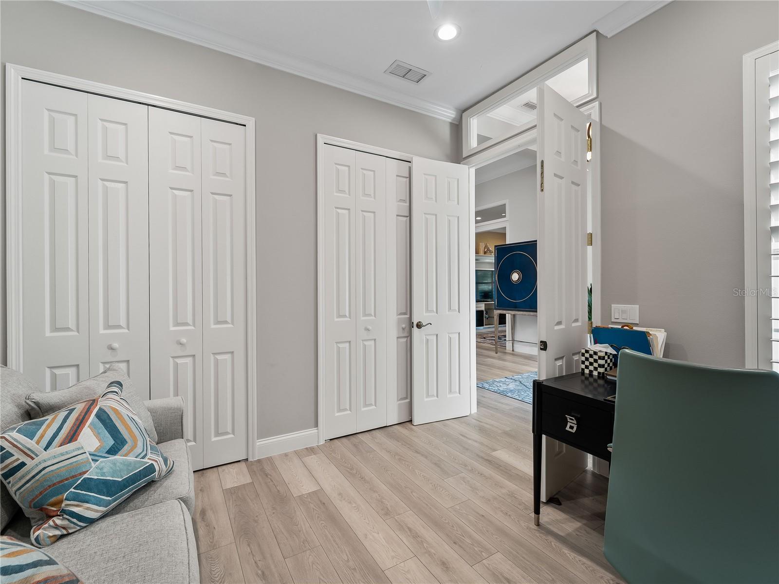 KENWOOD PARK - Residential