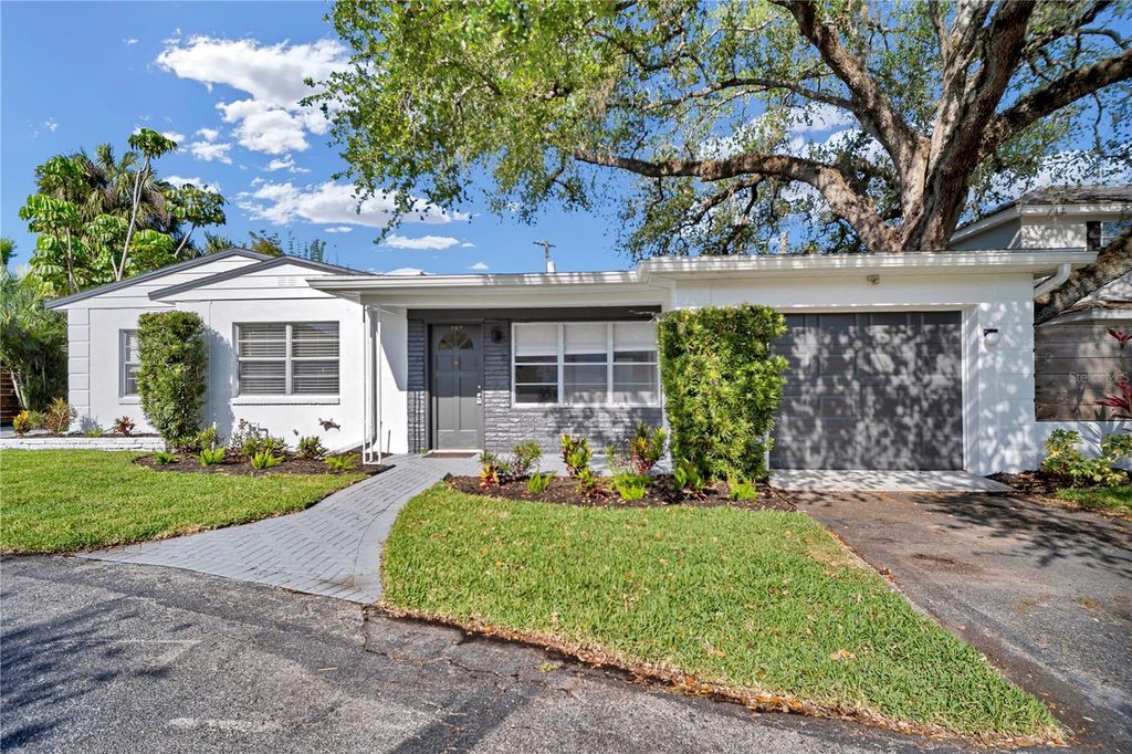 Photo of 707 S Lois Avenue, Tampa, FL 33609 (MLS # TB8491211)