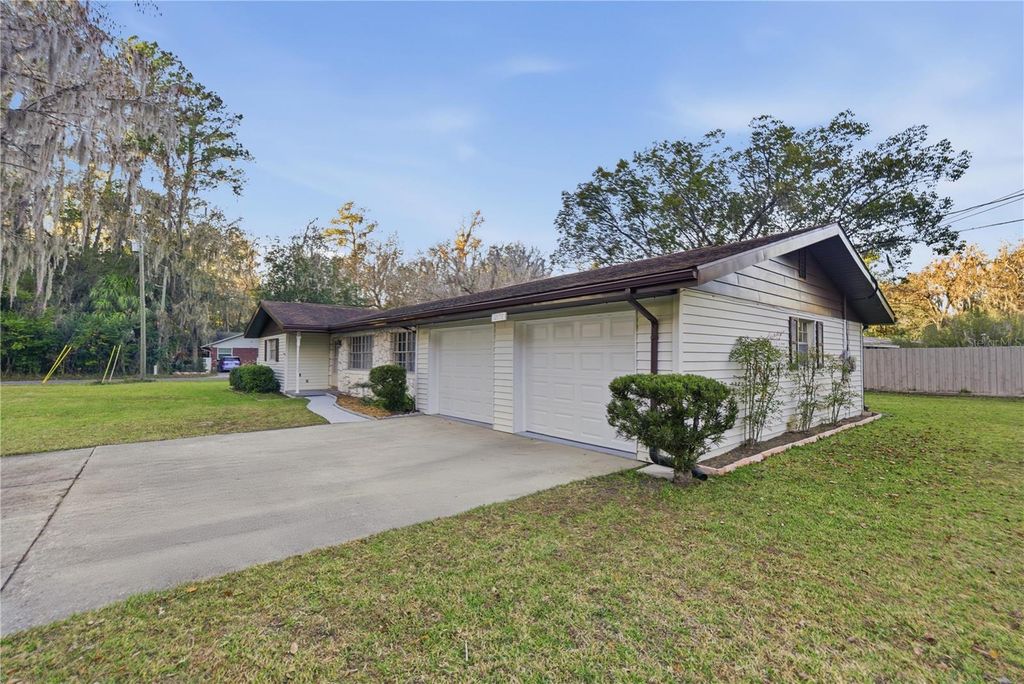 Photo of 12178 Palmetto Way, Dunnellon, FL 34432 (MLS # OM717005)
