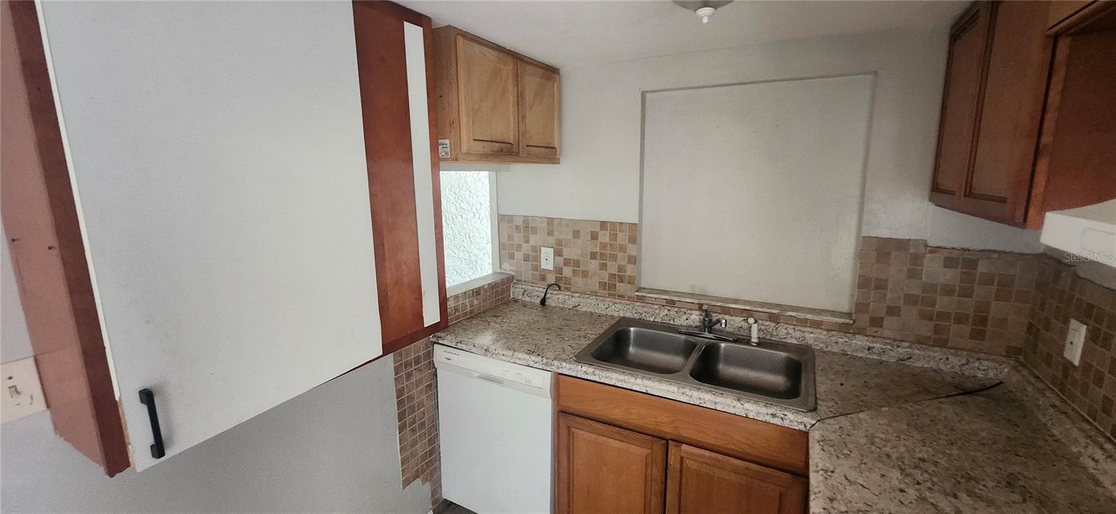 WILLOW LAKE - Residential