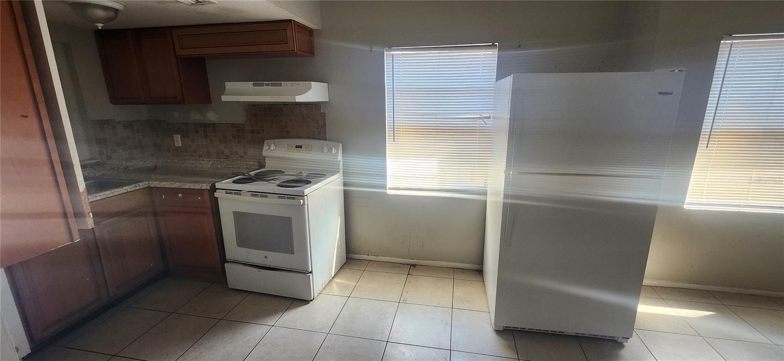 WILLOW LAKE - Residential