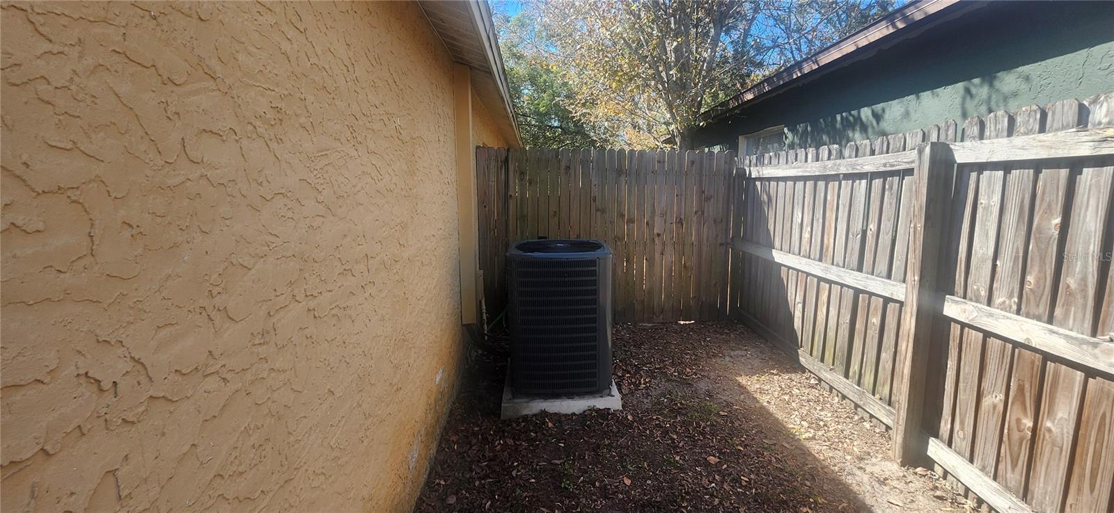 WILLOW LAKE - Residential