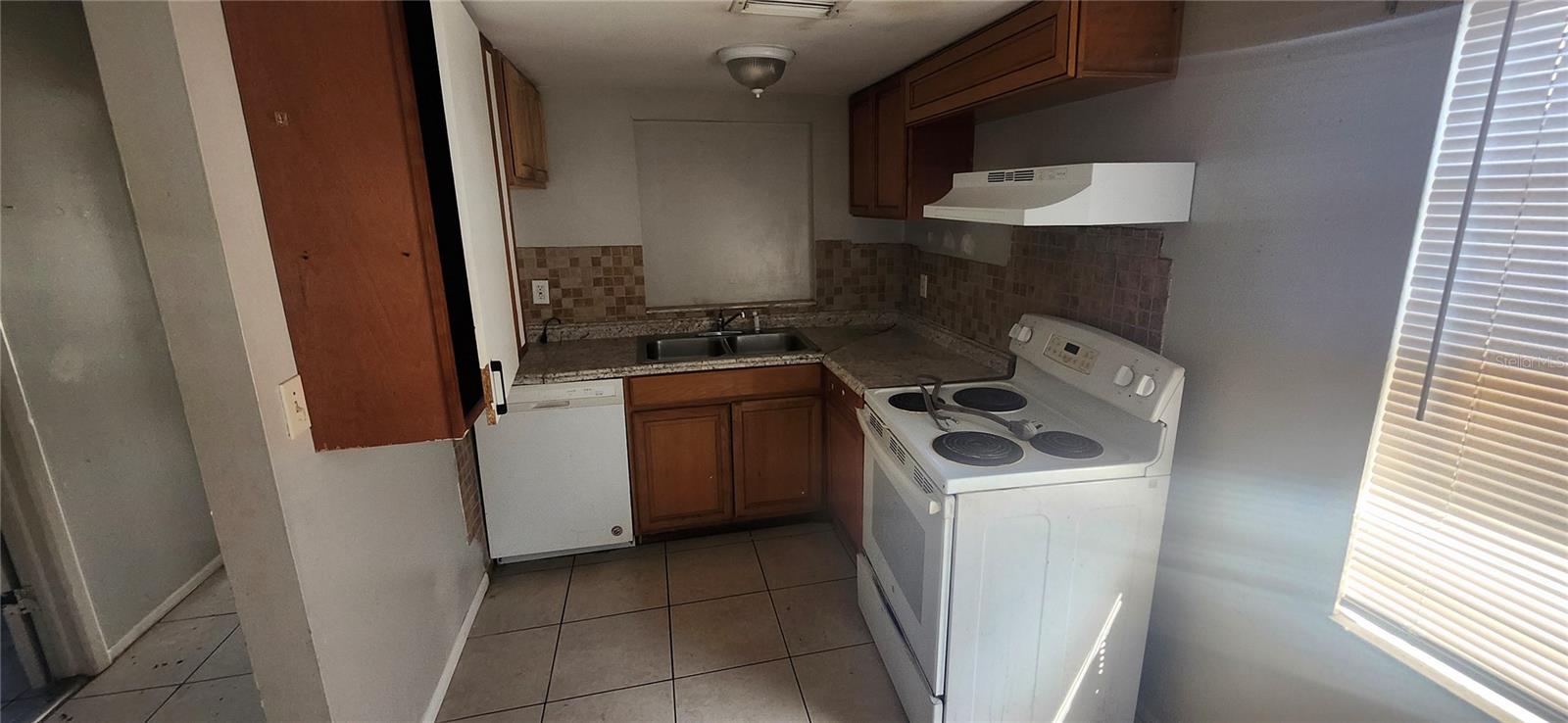 WILLOW LAKE - Residential