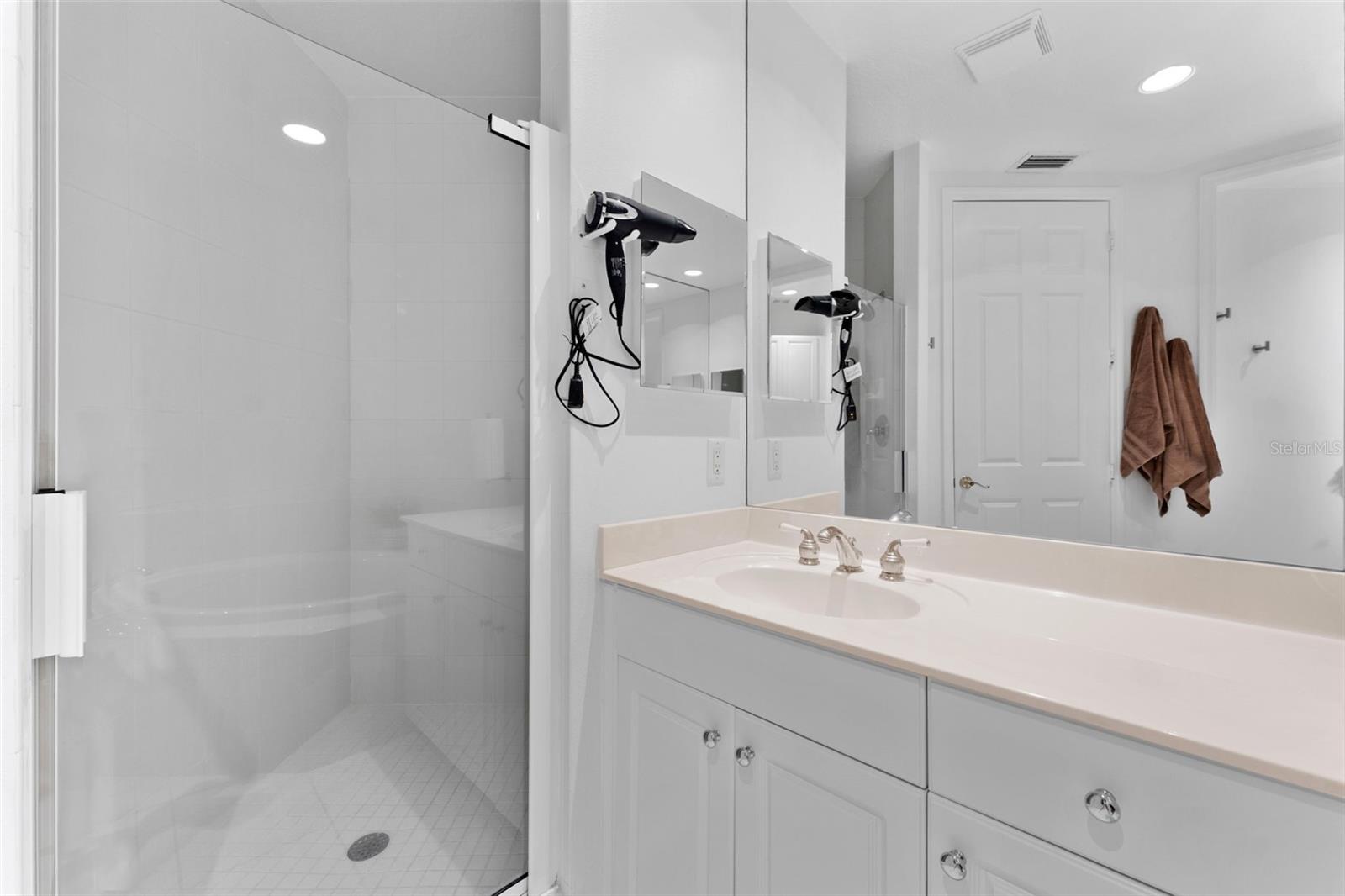MERIDIAN ON SAND KEY CONDO - Residential Lease