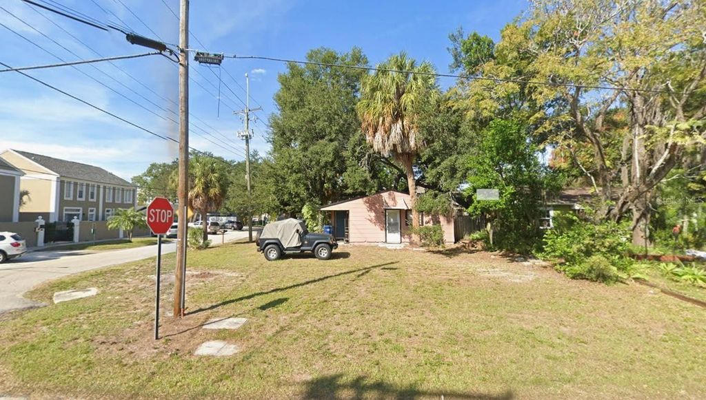 Photo of 114 S Bungalow Park Avenue, Tampa, FL 33609 (MLS # TB8491887)