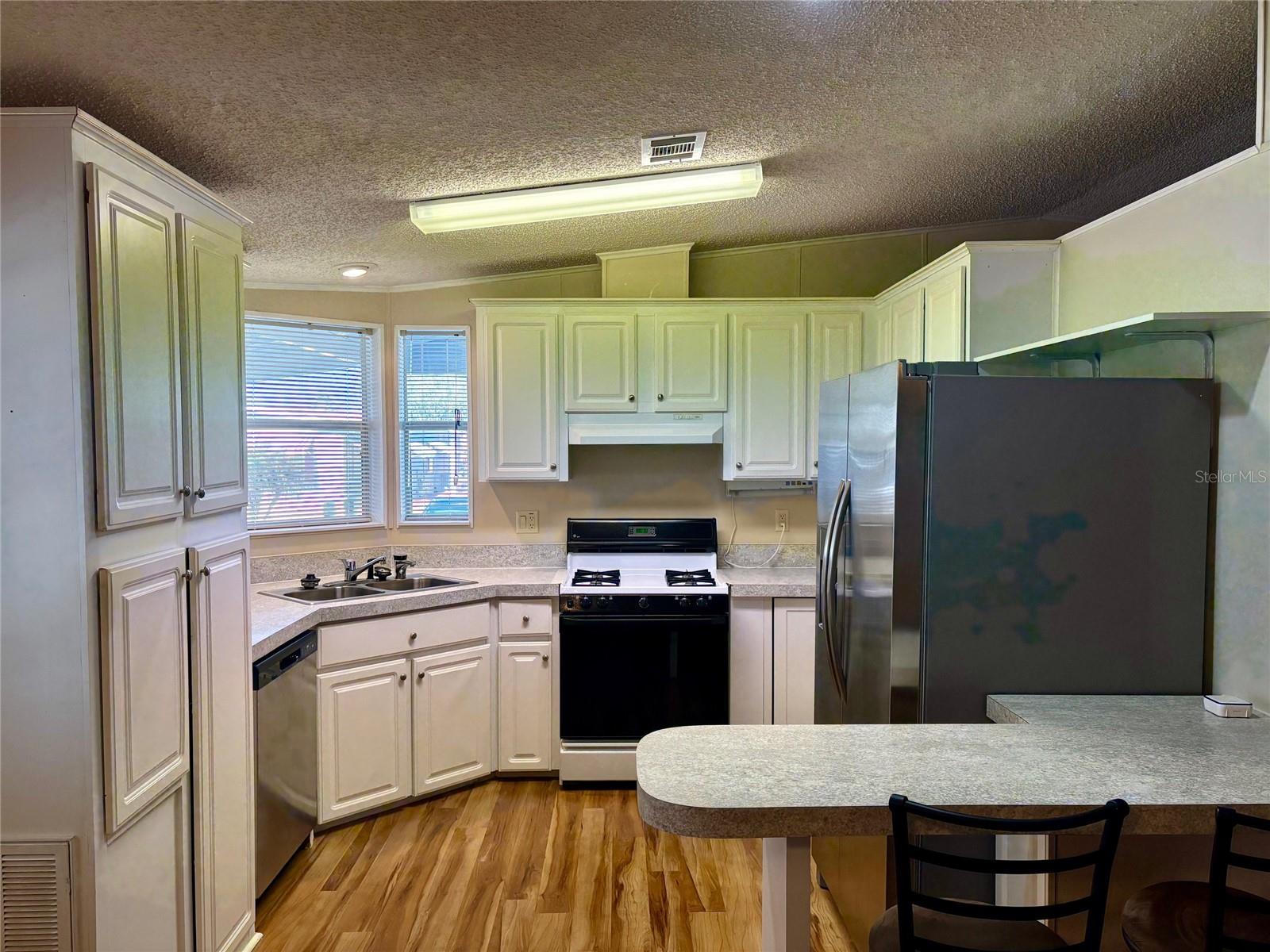 GARDEN GROVE OAKS - Residential