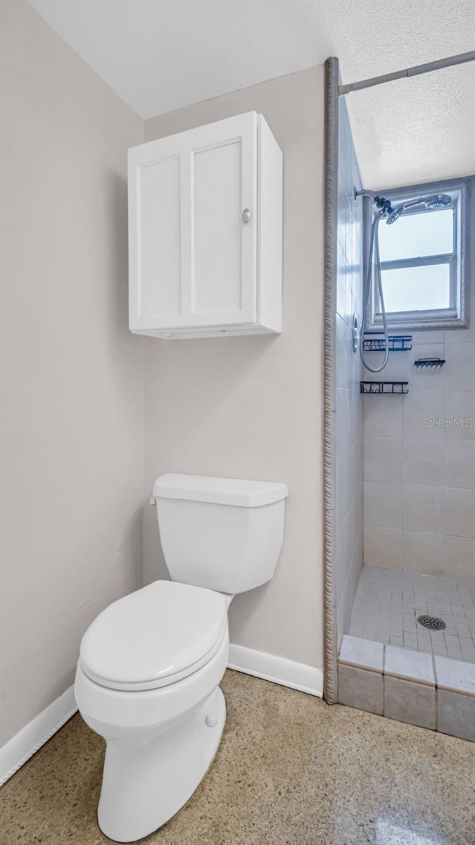 OAKHURST SHORES - Residential Lease