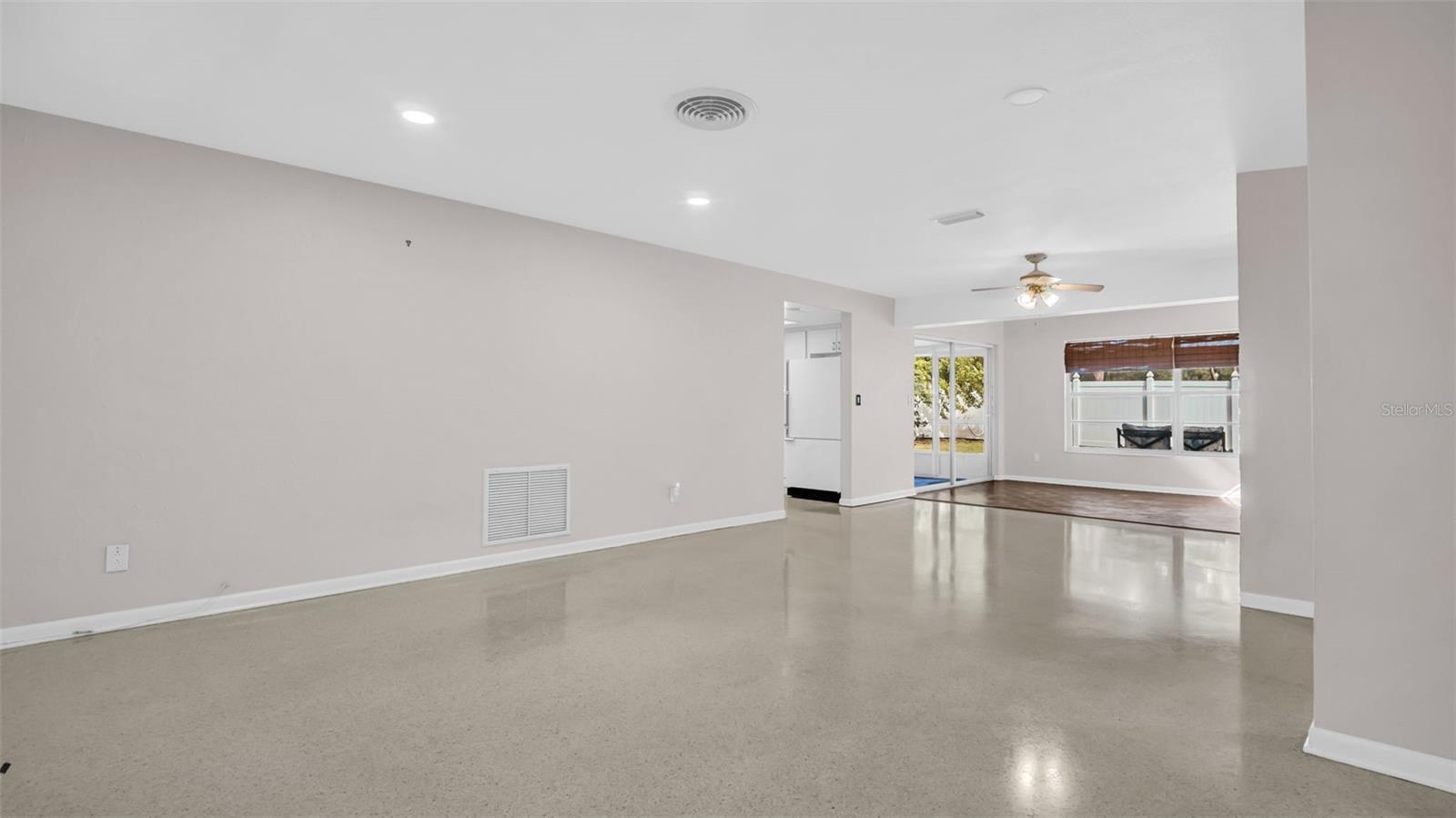 OAKHURST SHORES - Residential Lease