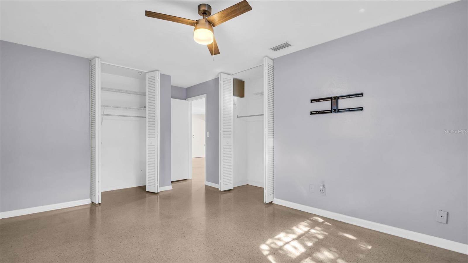 OAKHURST SHORES - Residential Lease