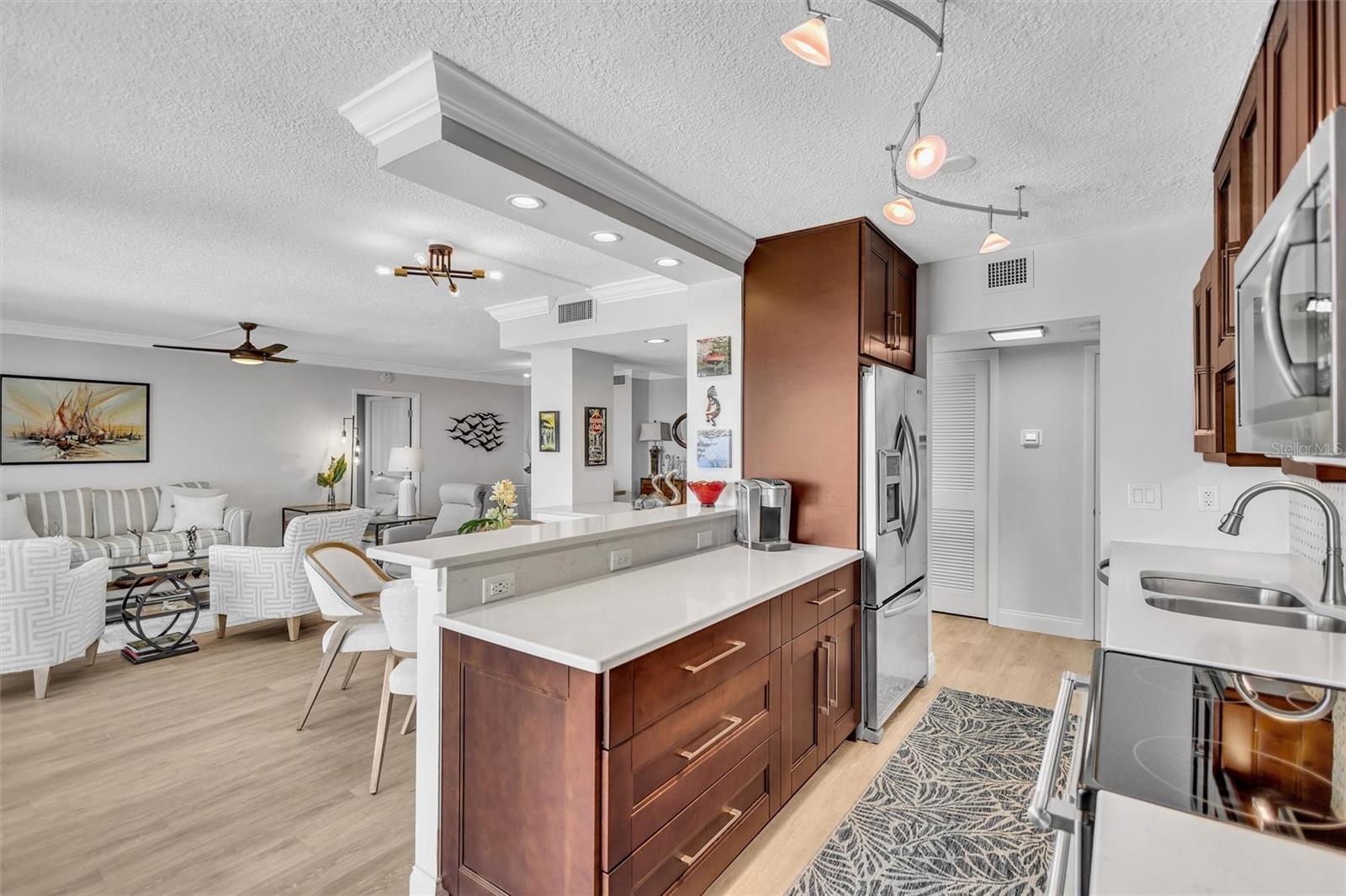 SIESTA TOWERS - Residential