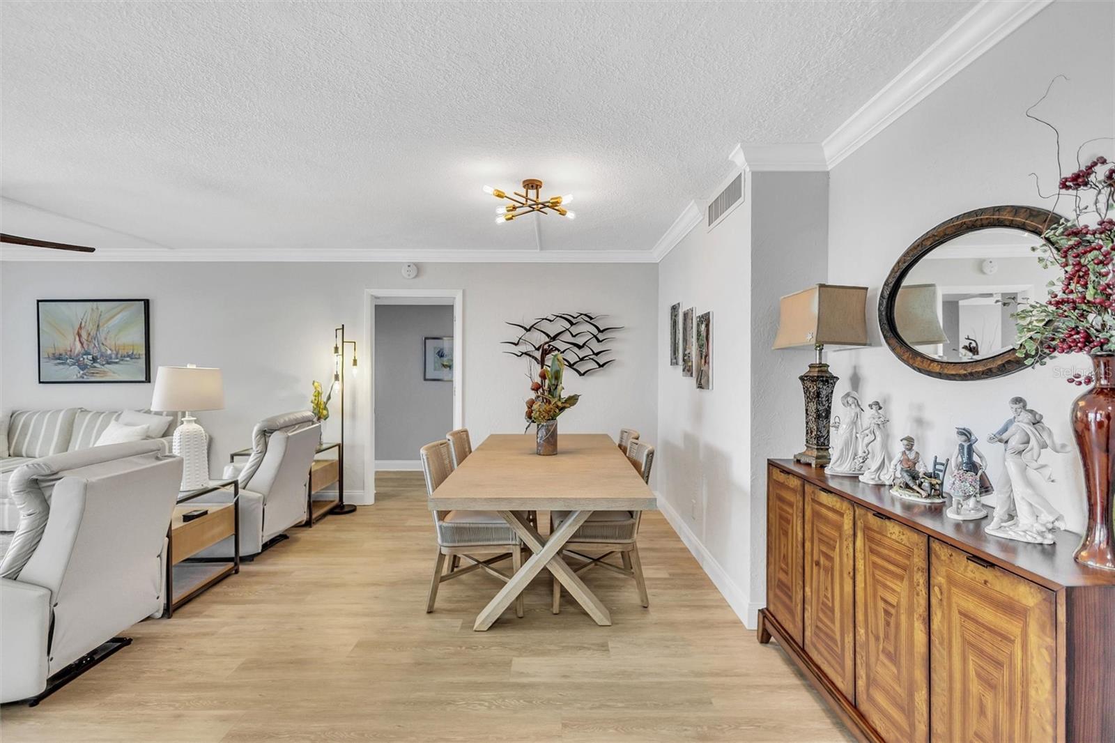 SIESTA TOWERS - Residential